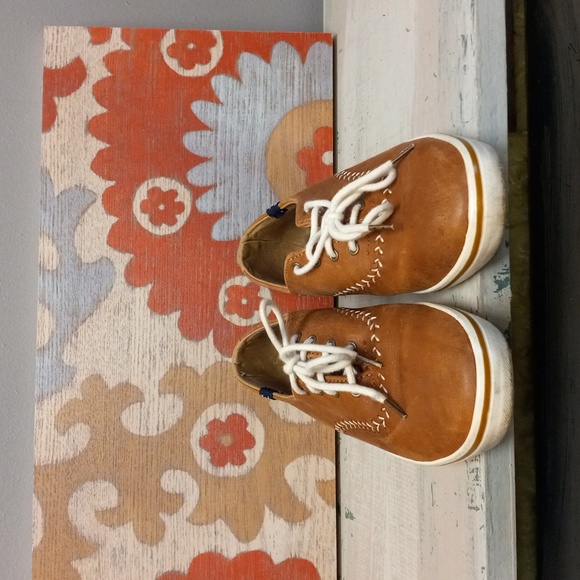 Keds Brown With Cream Colored Stitching - Picture 4 of 12